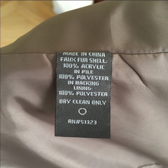 NWOT Vince Camuto Faux Fur Vest Size Extra Small - Picture 6 of 6